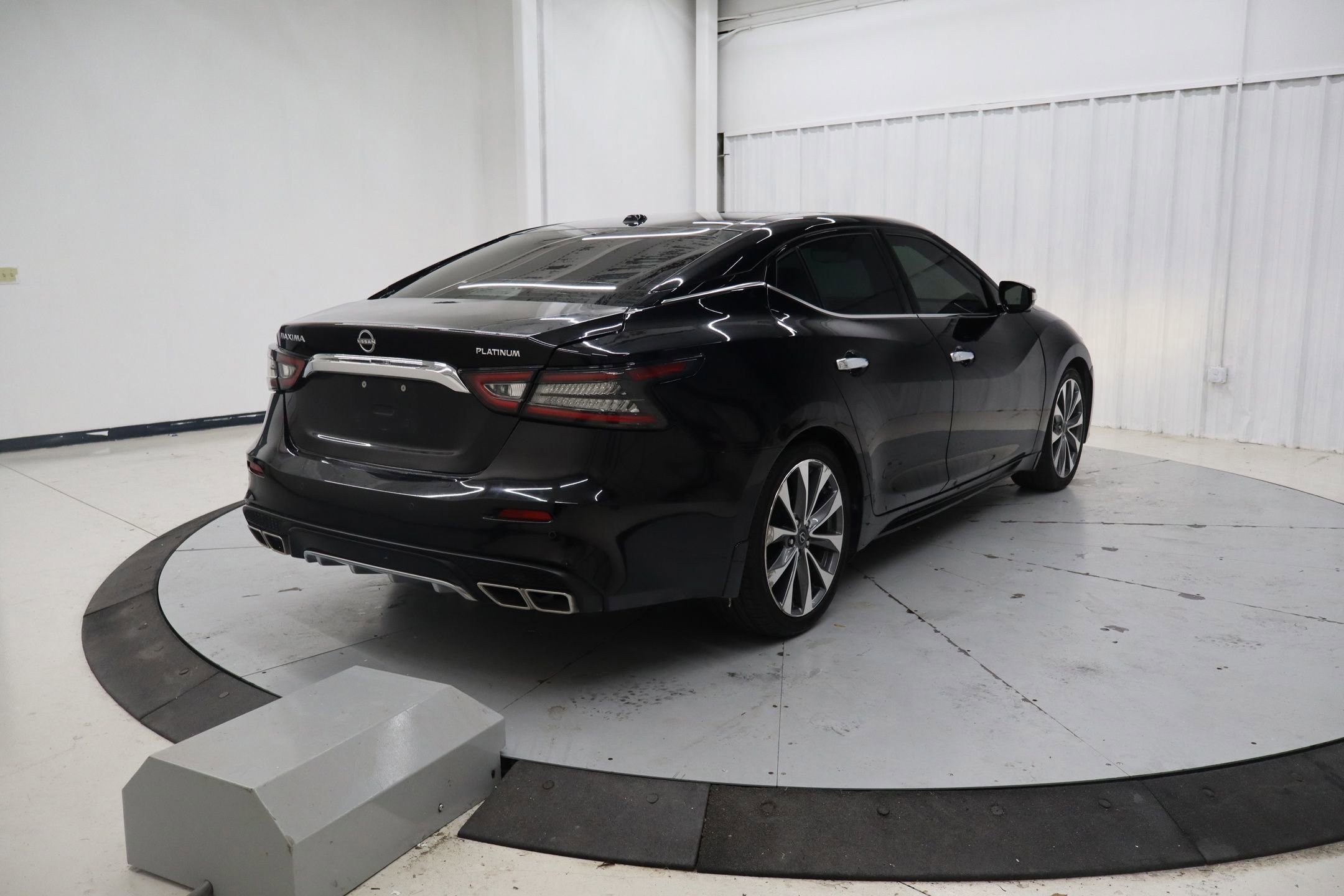 Used 2023 Nissan Maxima Platinum w/ Sport Mat Group image 5