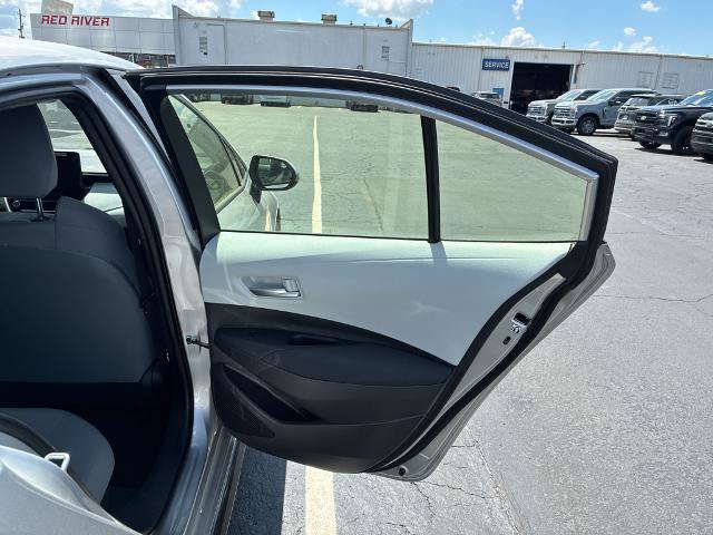 Used 2026 Toyota Corolla SE FWD image 16