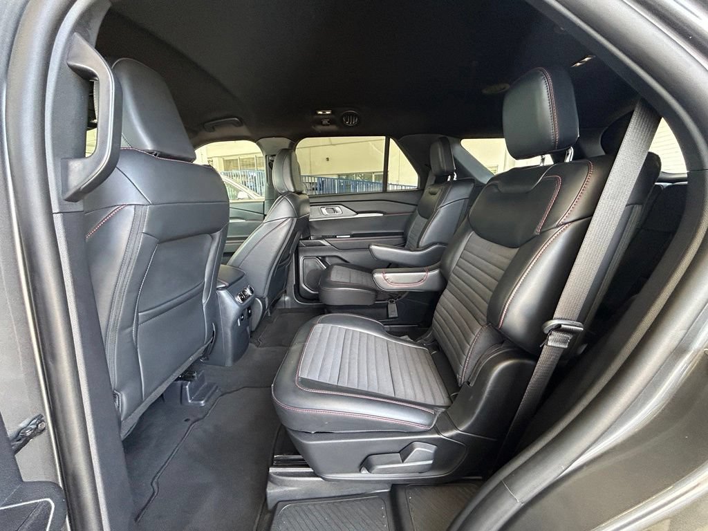 Certified 2026 Ford Explorer ST-Line w/ ST-Line Street Pack RWD image 32