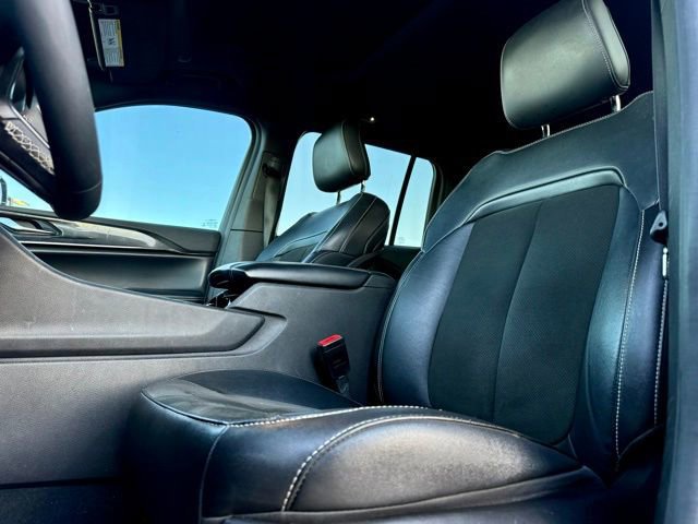 Used 2023 Jeep Grand Cherokee Altitude image 10