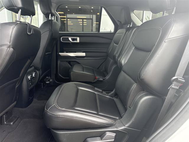 Certified 2021 Ford Explorer XLT w/ Equipment Group 202A RWD image 5