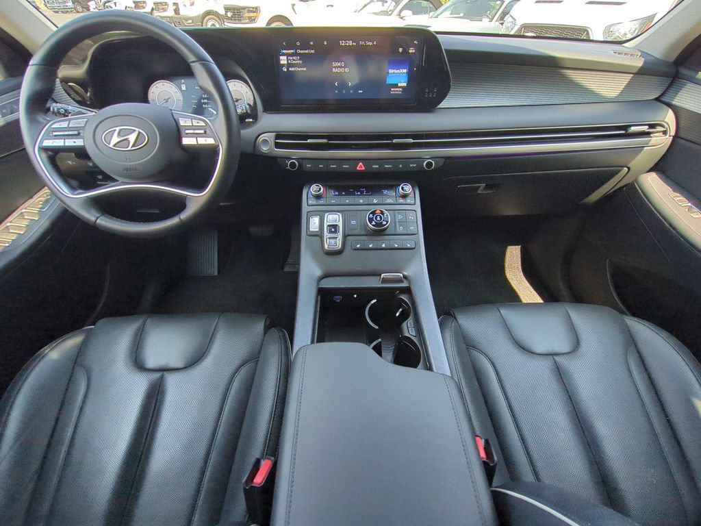 Used 2024 Hyundai Palisade Limited AWD/4WD image 17