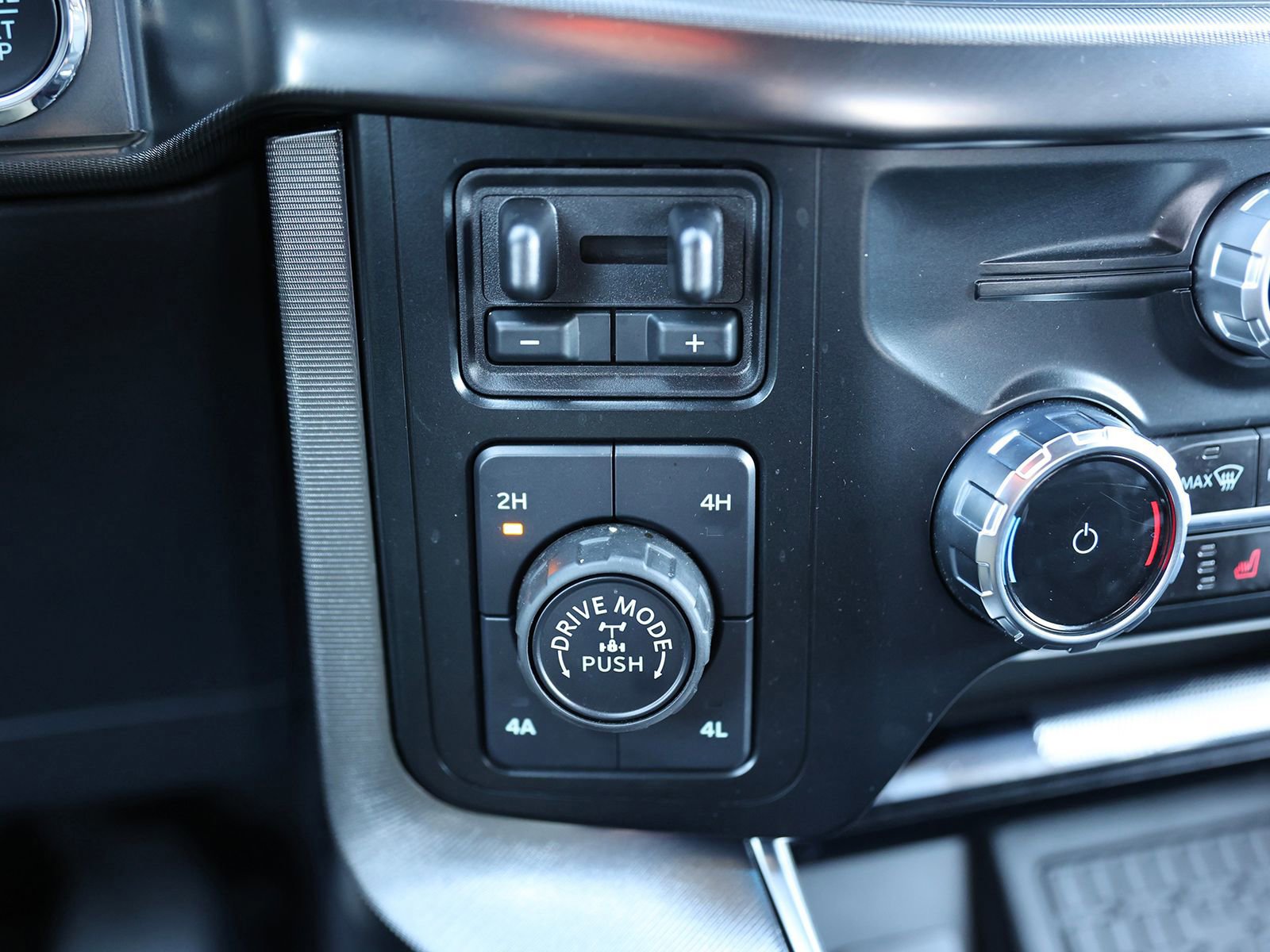 Certified 2023 Ford F150 Platinum w/ Equipment Group 701A High image 30