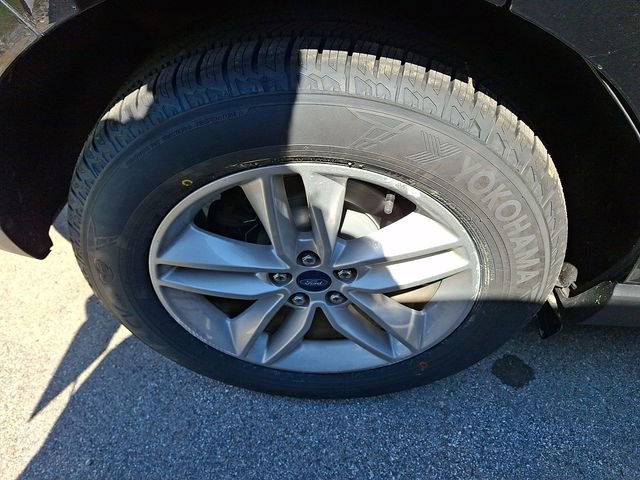 Certified 2017 Ford Edge SEL w/ Equipment Group 201A image 9