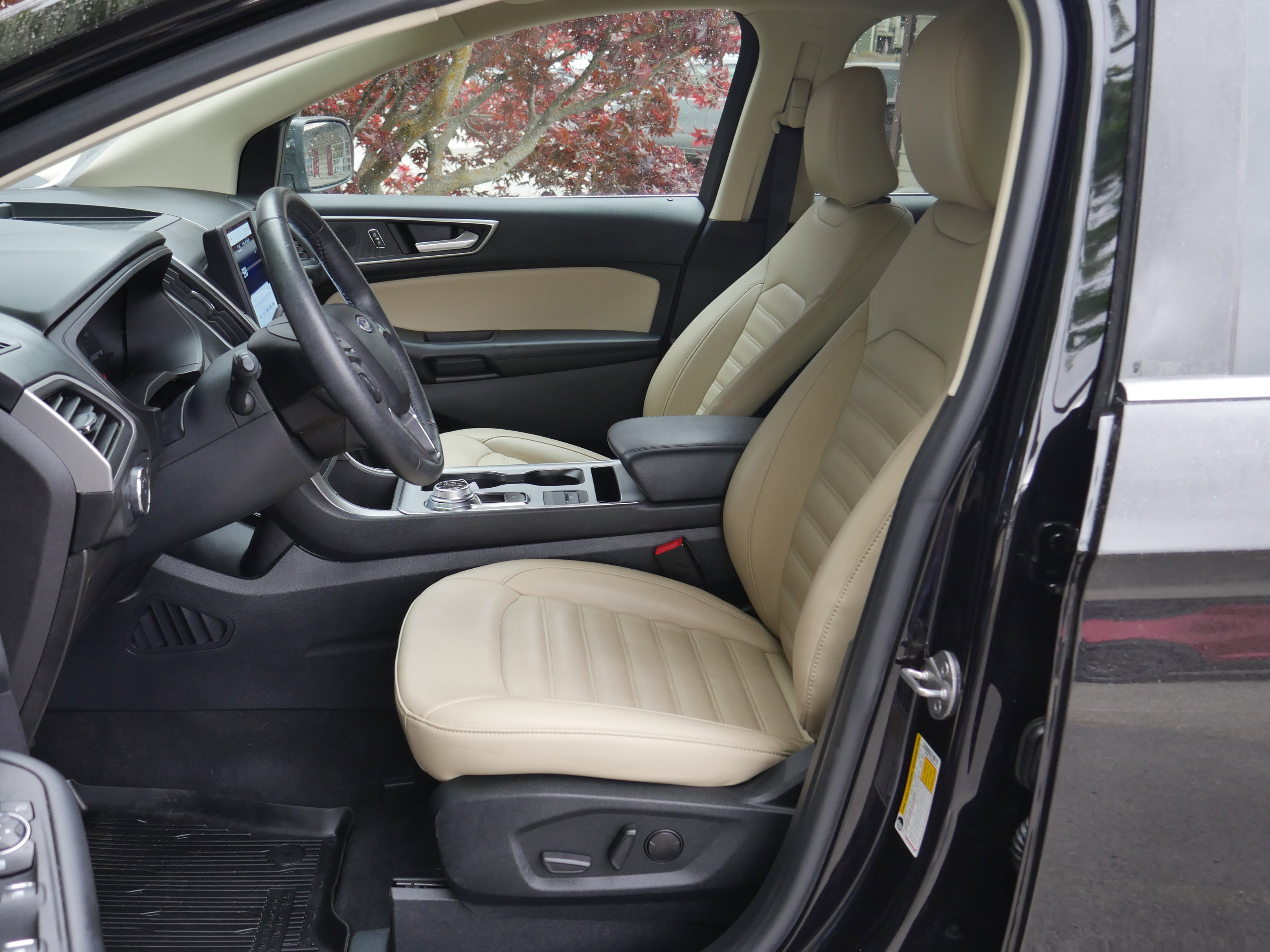 Certified 2022 Ford Edge SEL AWD/4WD image 3