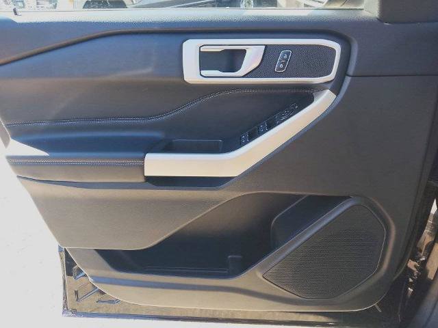 Certified 2023 Ford Explorer XLT RWD image 15