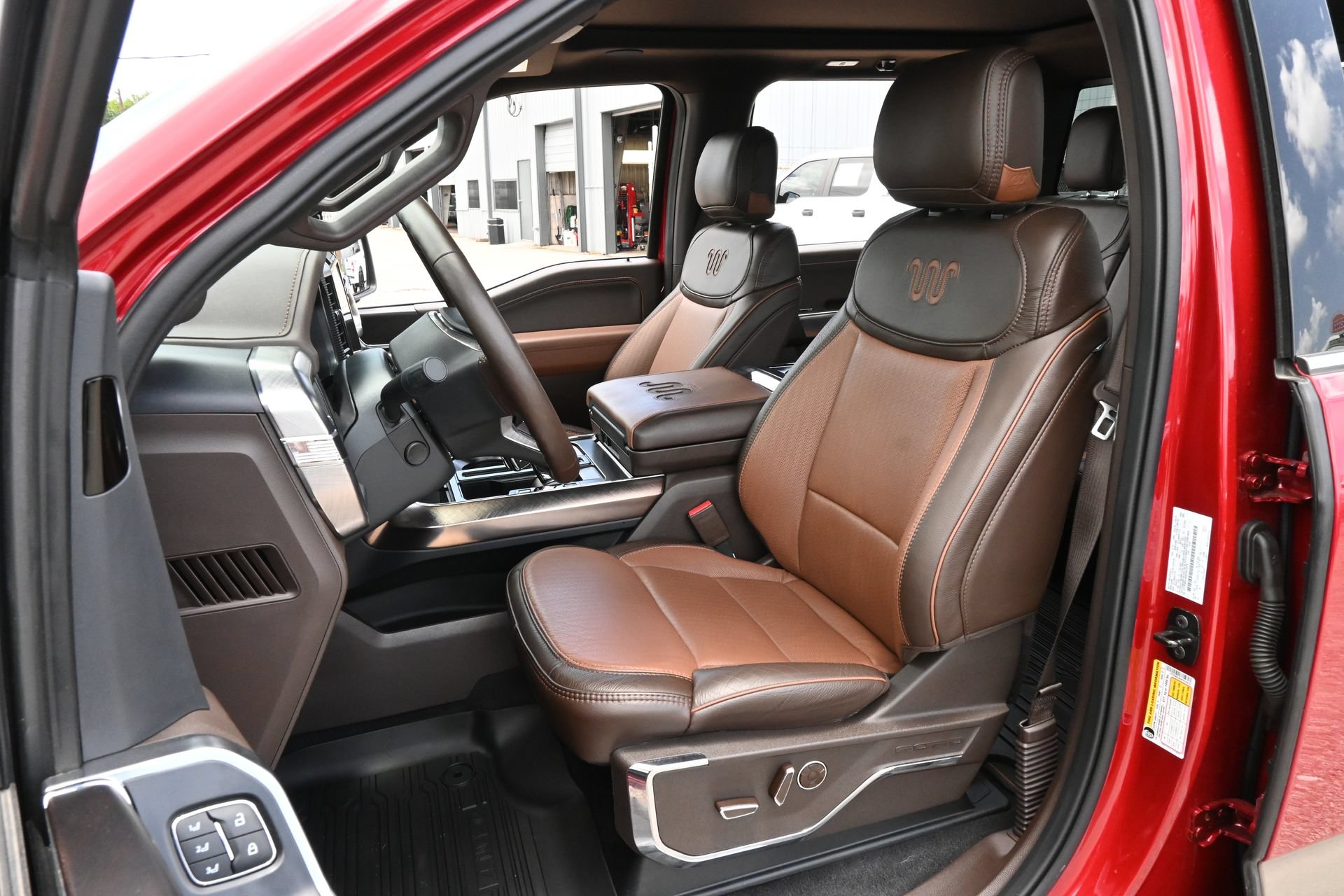Certified 2025 Ford F150 King Ranch AWD/4WD image 17