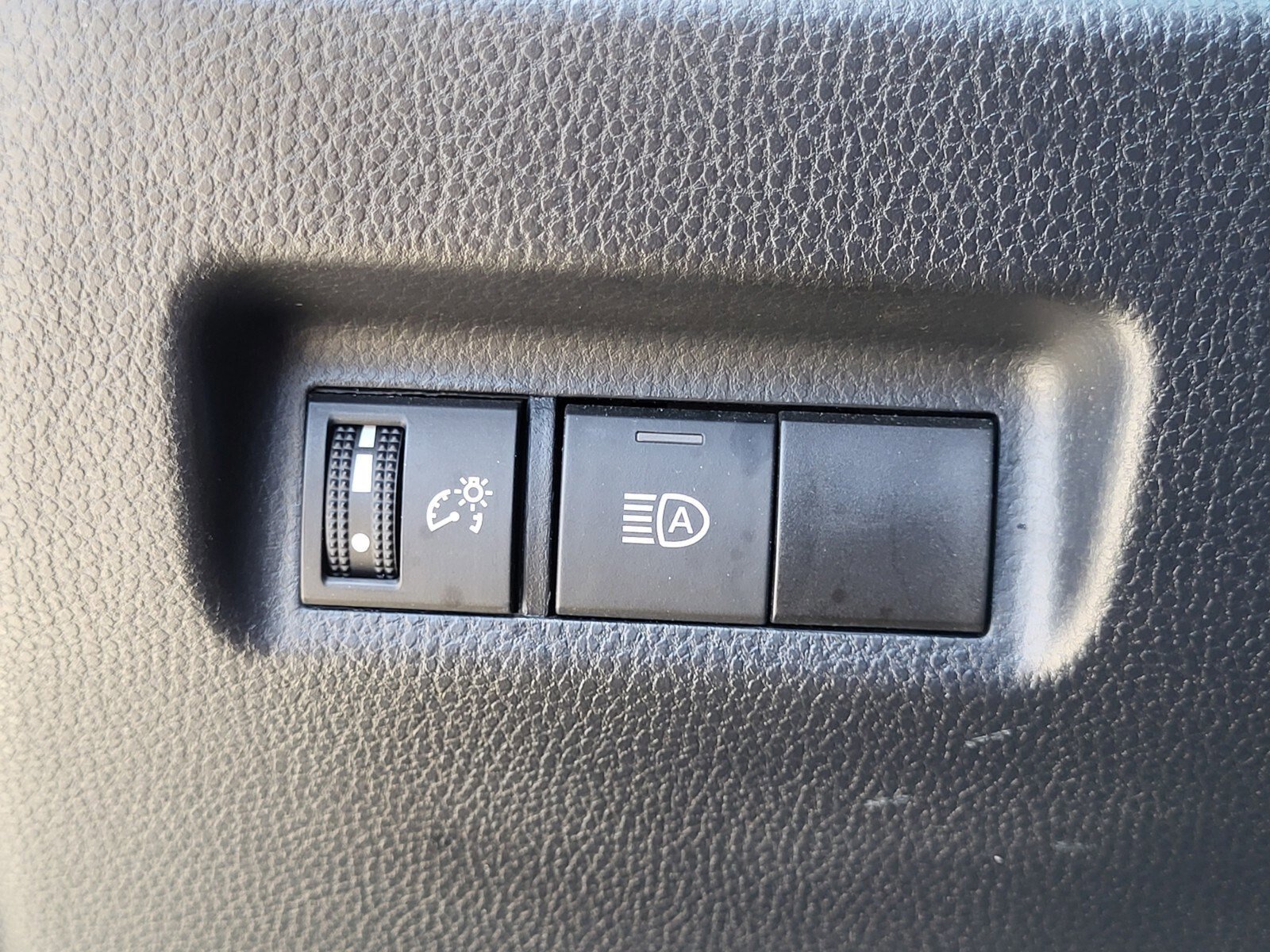 Used 2024 Toyota RAV4 XLE image 23