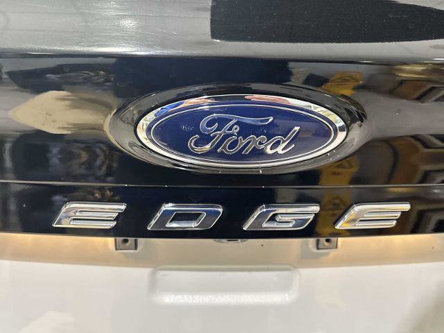 Certified 2022 Ford Edge Titanium w/ Class II Trailer Tow Package image 30