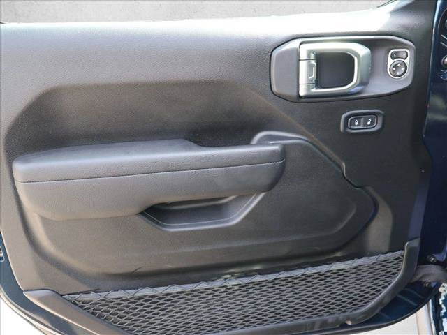 Used 2025 Jeep Gladiator Mojave w/ Steel Bumper Group AWD/4WD image 9