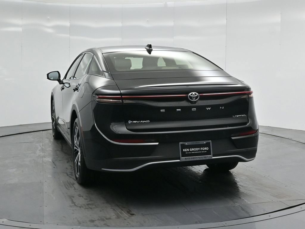 Used 2024 Toyota Crown Limited image 23