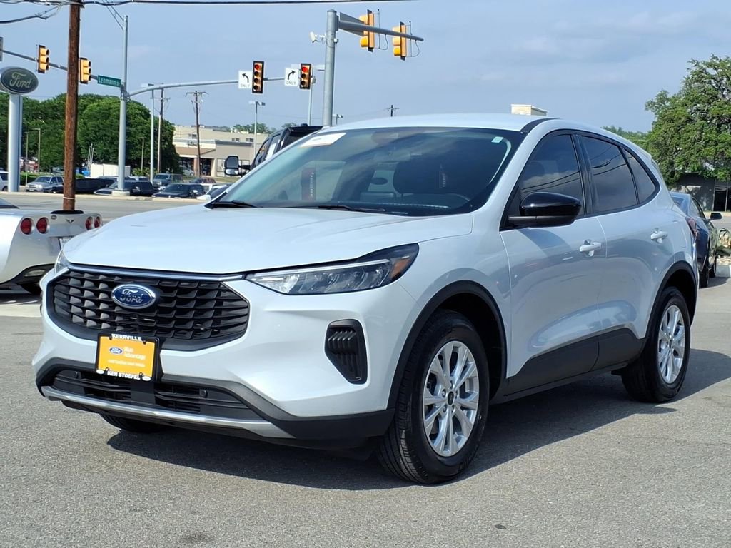 Certified 2025 Ford Escape Active FWD image 10