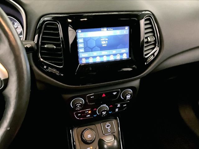 Used 2018 Jeep Compass Latitude w/ Popular Equipment Group AWD/4WD image 6