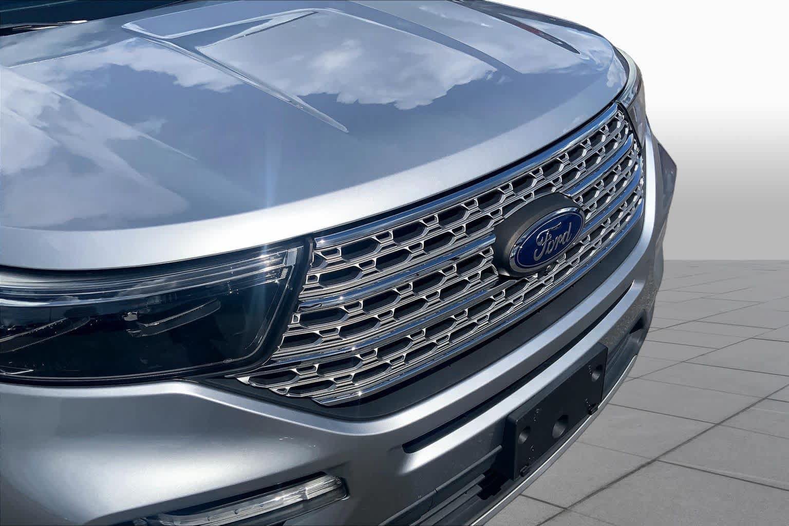 Certified 2020 Ford Explorer Limited AWD/4WD image 30