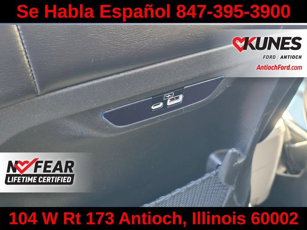 Used 2023 Chrysler Pacifica Touring-L FWD image 26