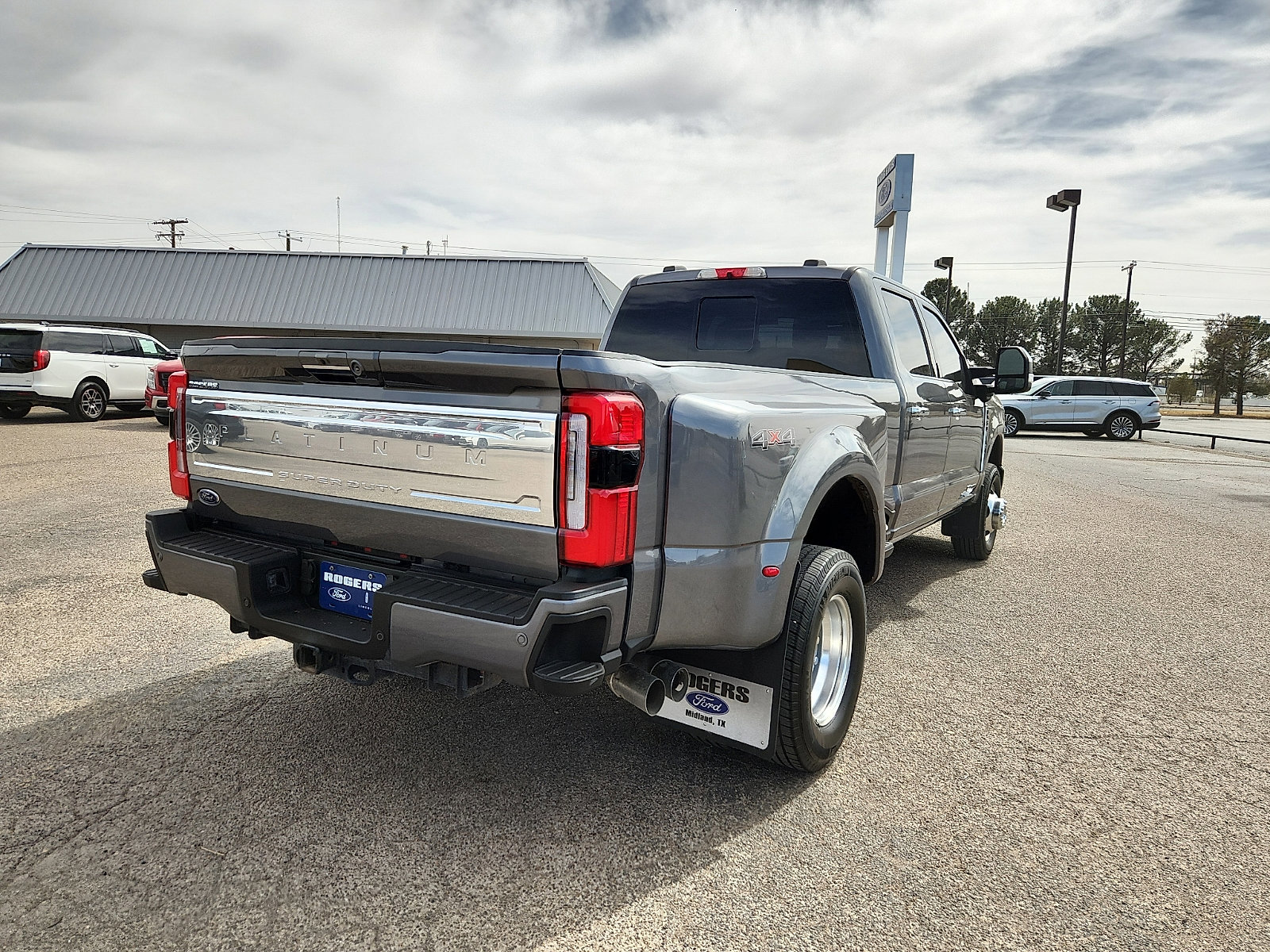 Certified 2024 Ford F350 Platinum image 5