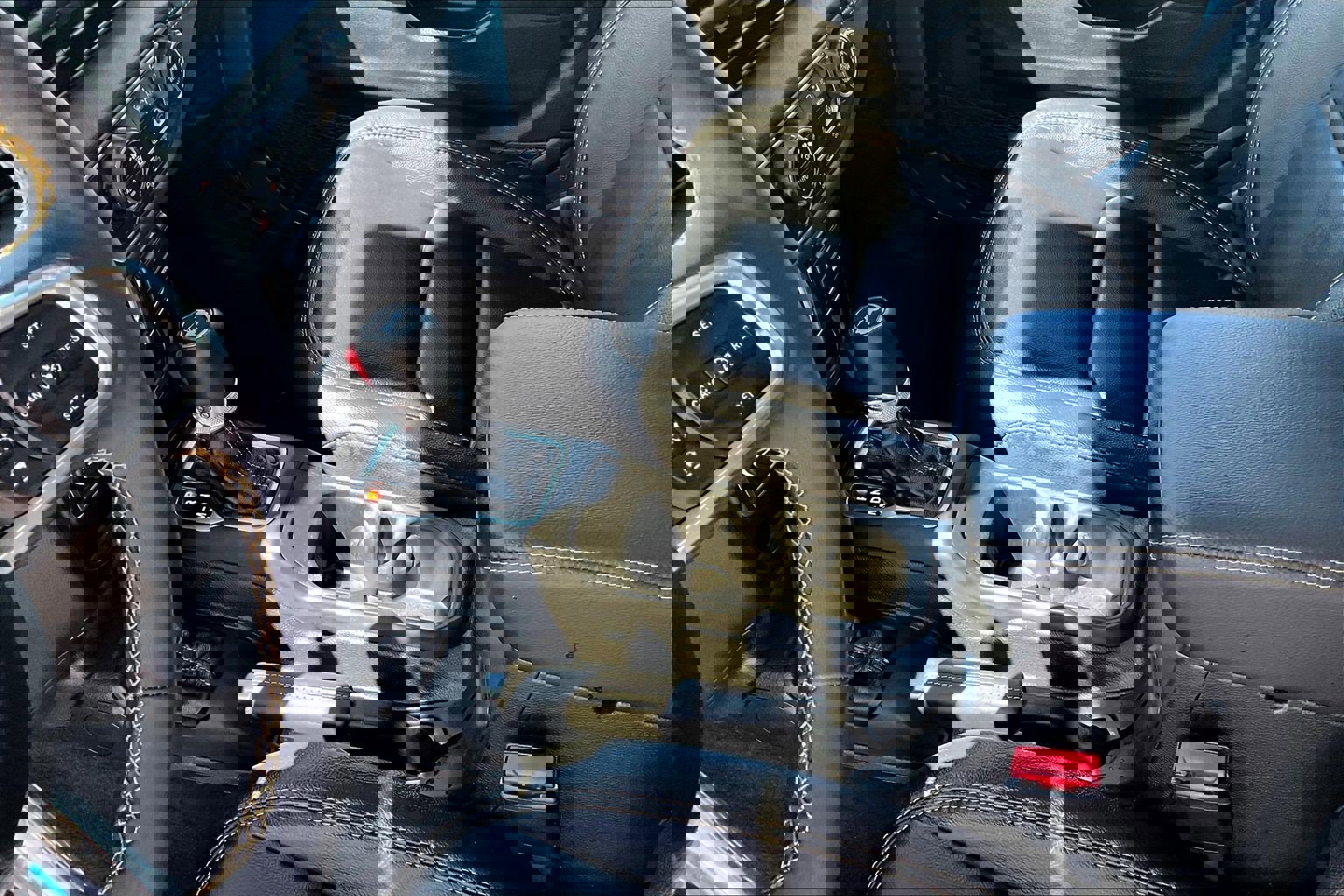 Used 2024 Jeep Wrangler Sahara w/ Technology Group AWD/4WD image 15