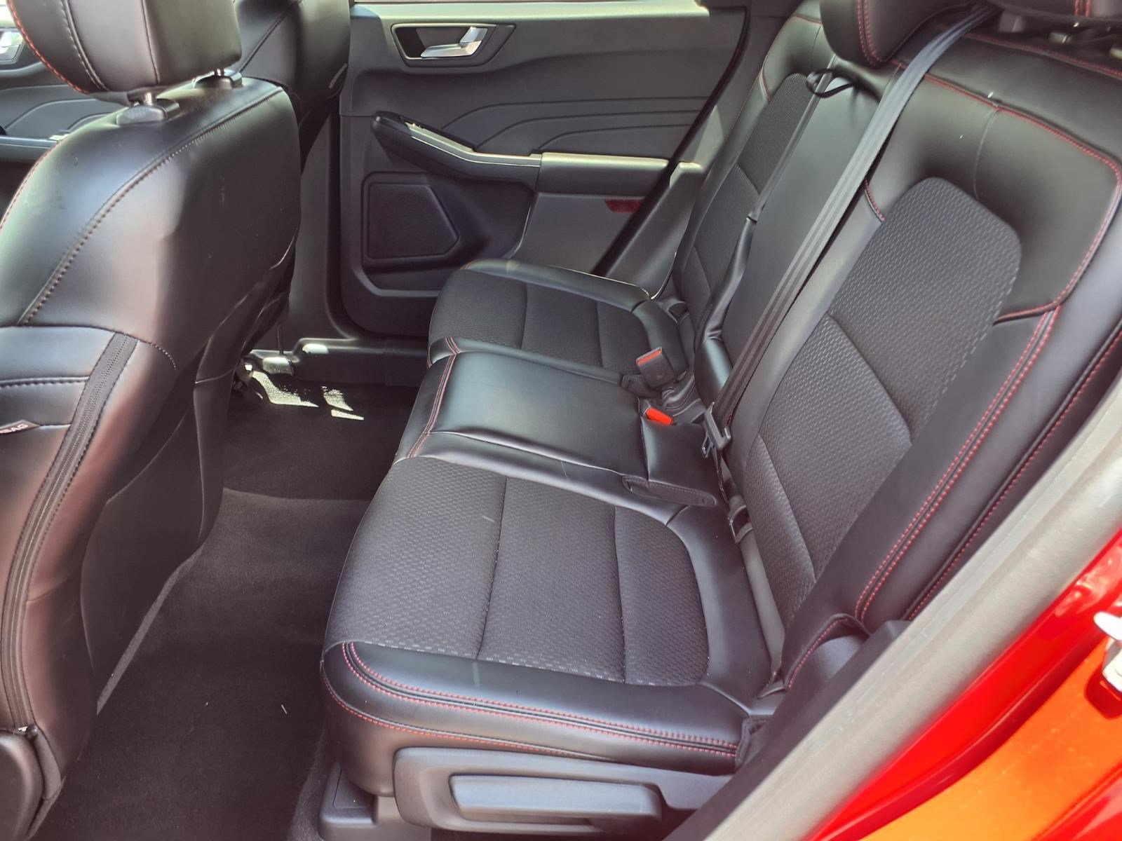Certified 2025 Ford Escape ST-Line AWD/4WD image 12
