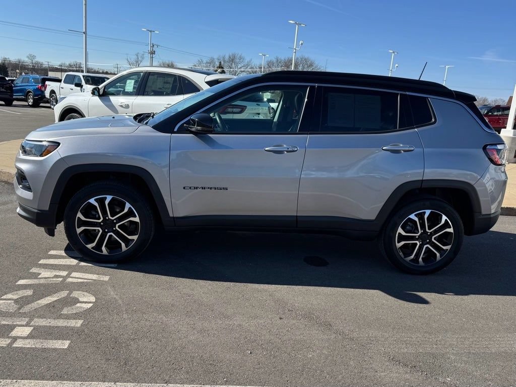 Used 2022 Jeep Compass Limited w/ Sun and Sound Group AWD/4WD image 5