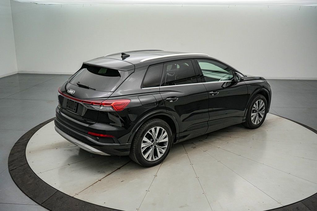 Used 2023 Audi Q4 e-tron Premium Plus w/ Premium Plus image 5