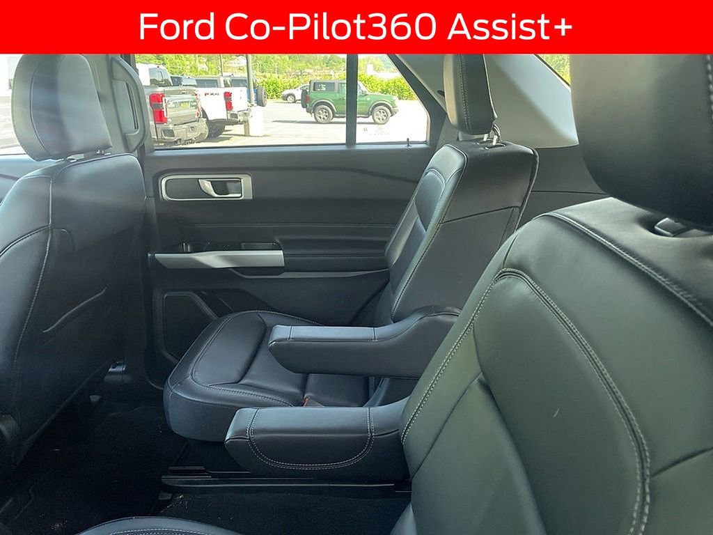 Certified 2023 Ford Explorer XLT w/ Equipment Group 202A AWD/4WD image 9