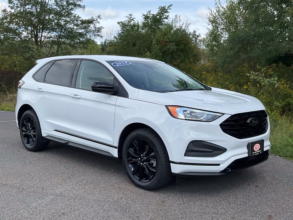 Certified 2024 Ford Edge SE w/ Black Appearance Package