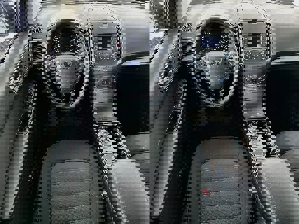 Certified 2019 Ford Edge SE FWD image 13