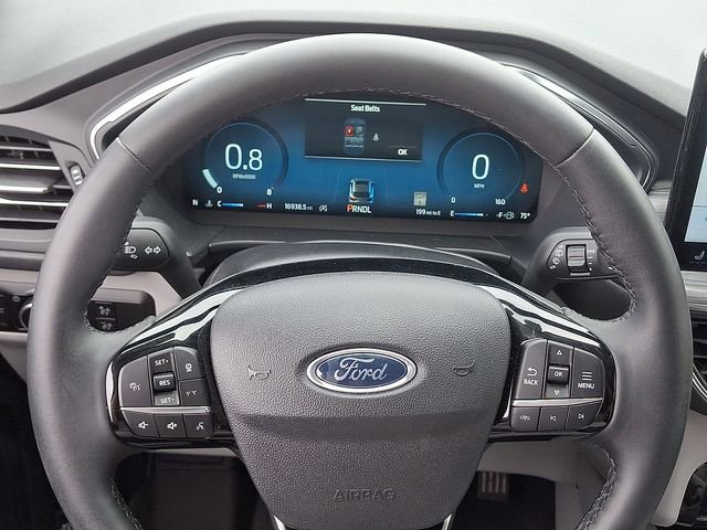 Certified 2023 Ford Escape Platinum w/ Class II Trailer Tow Package AWD/4WD image 18