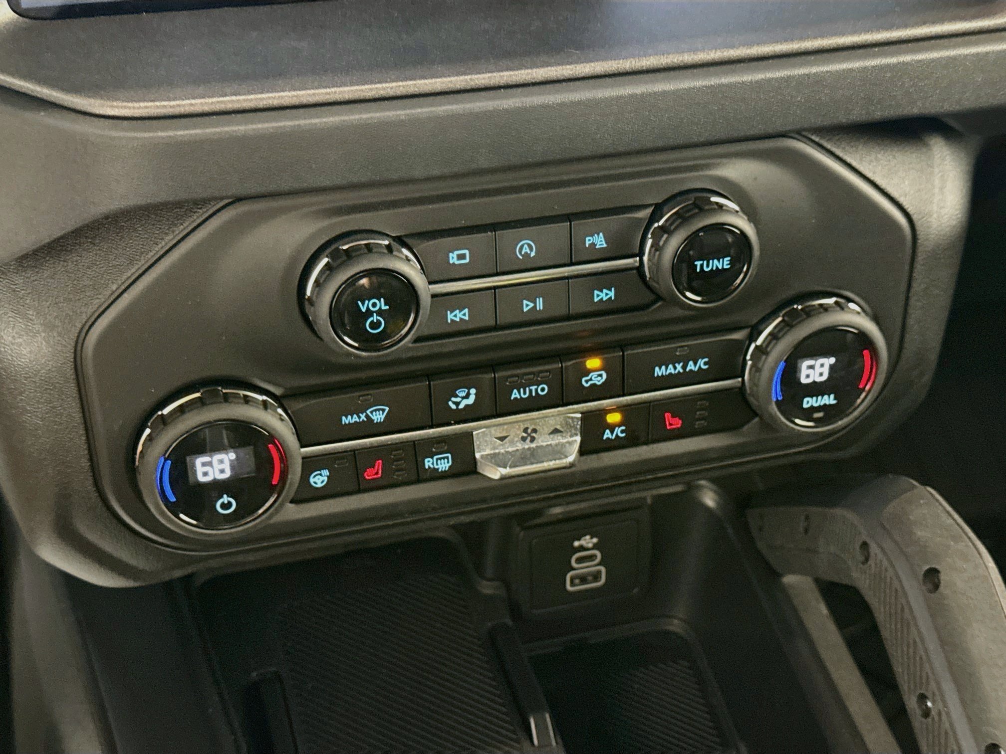 Certified 2026 Ford Bronco Badlands AWD/4WD image 16