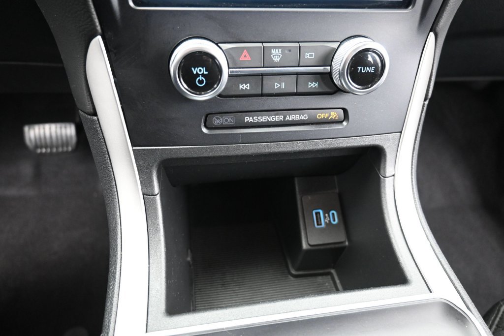 Certified 2024 Ford Edge SE w/ Black Appearance Package AWD/4WD image 6