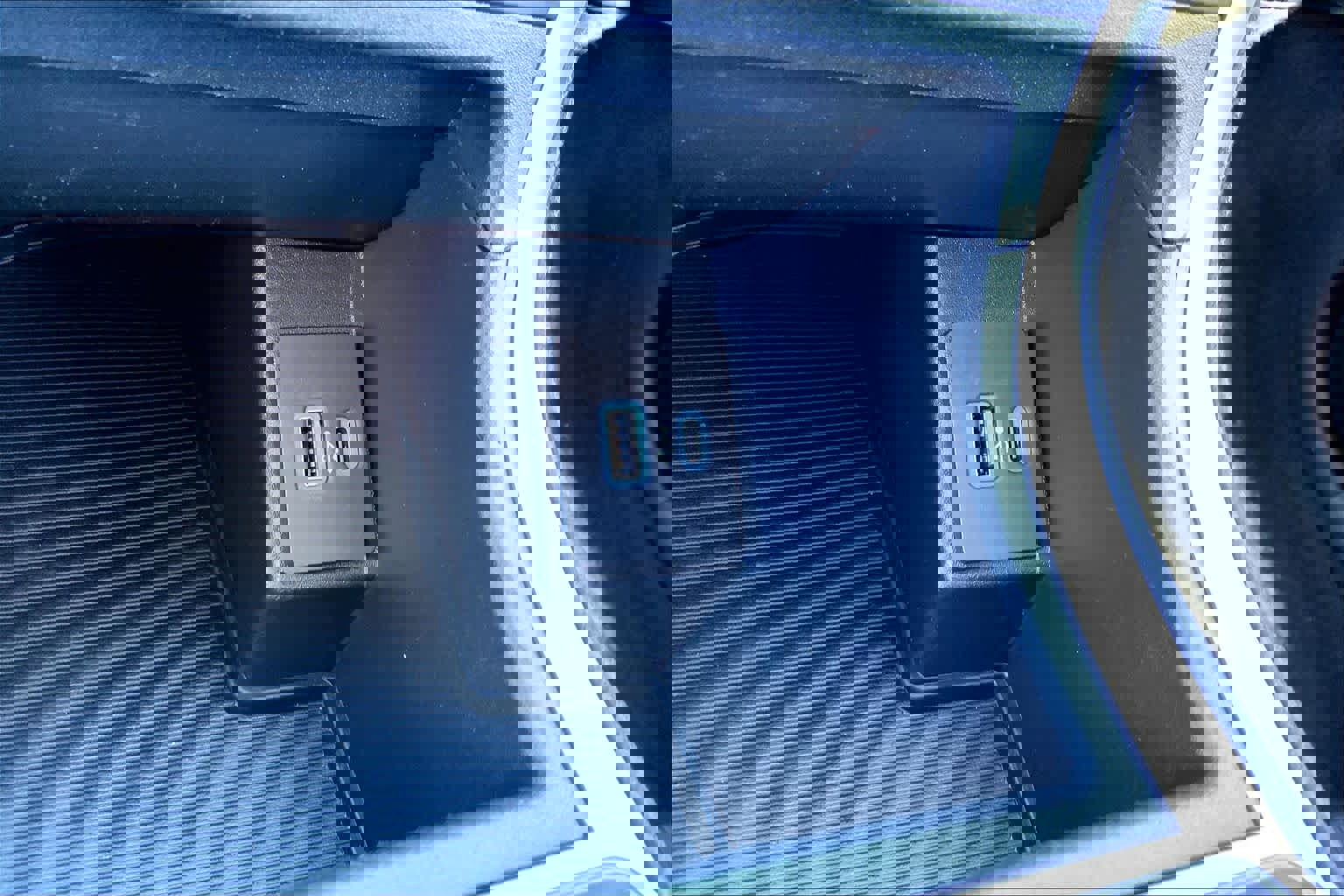 Certified 2024 Ford Edge SE w/ Black Appearance Package image 30