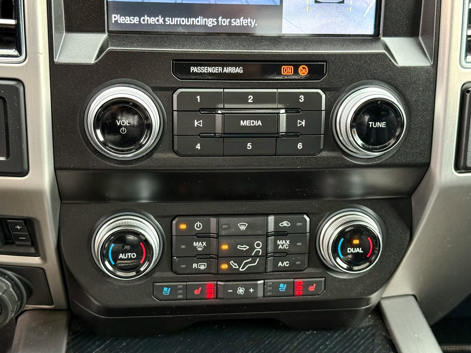 Certified 2020 Ford F250 Platinum w/ FX4 Off-Road Package image 26