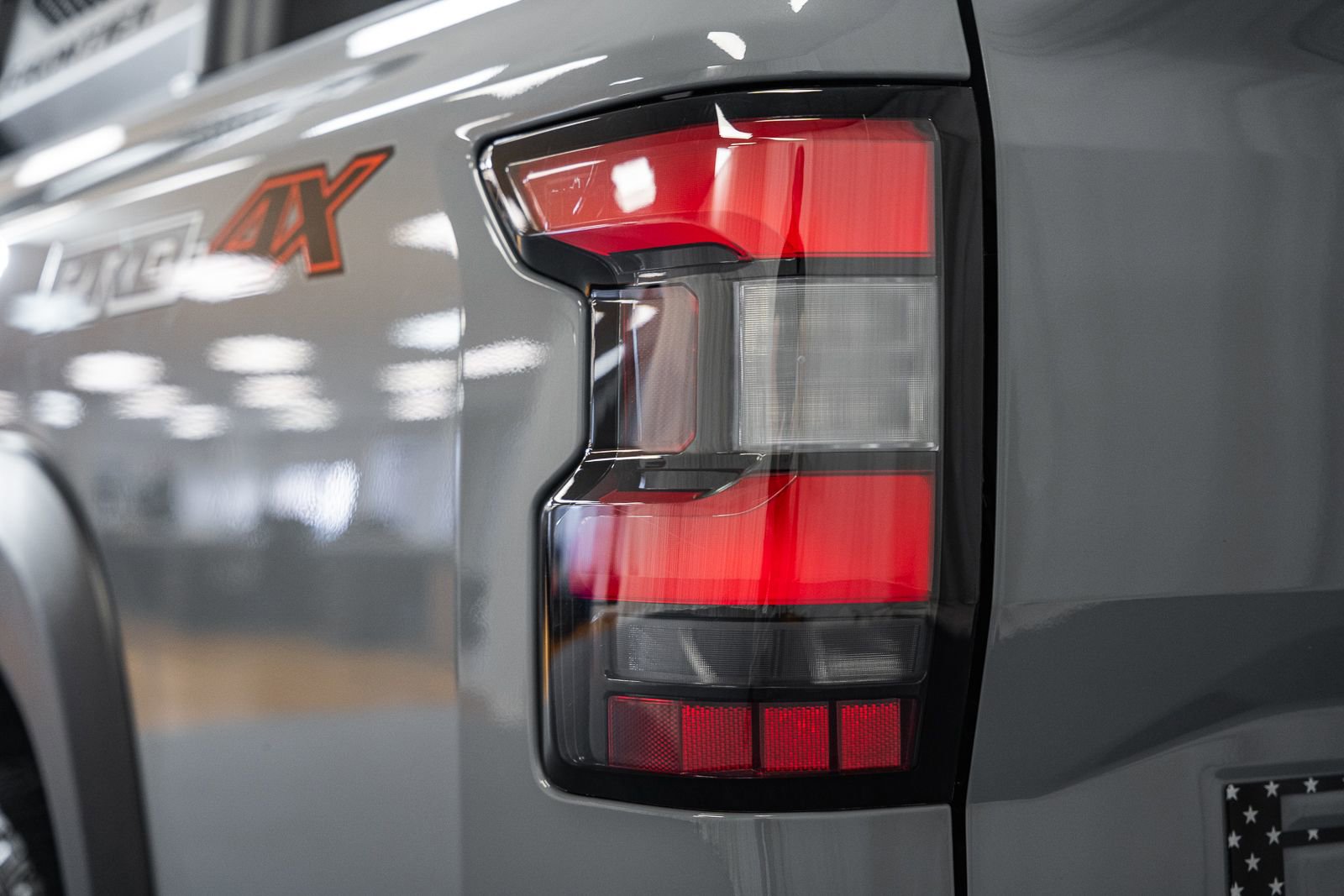 Used 2022 Nissan Frontier PRO-4X image 9