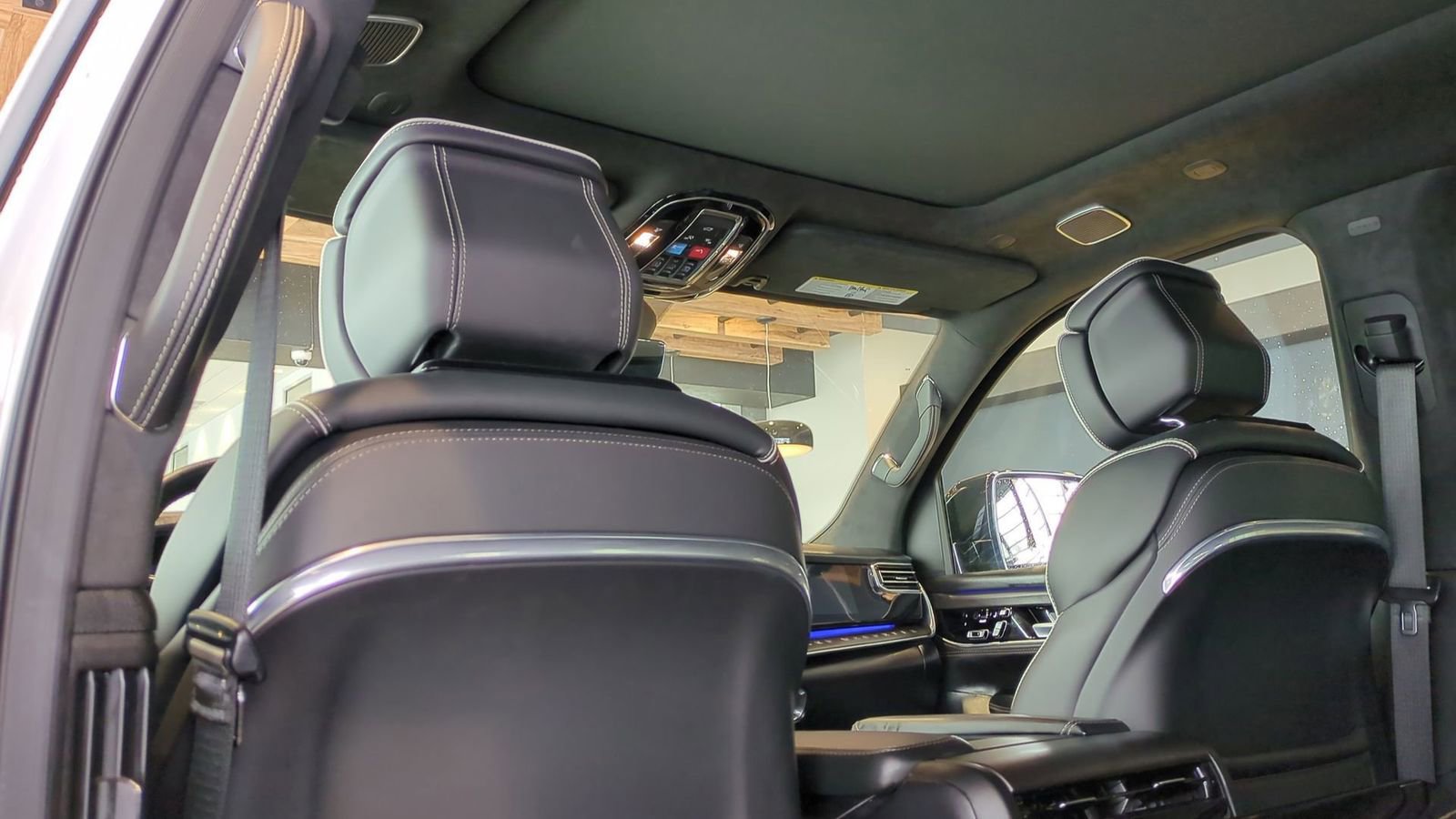 Used 2024 Jeep Grand Wagoneer Series II w/ Quick Order Packagew 28T image 18