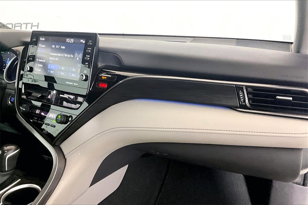 Used 2021 Toyota Camry XLE image 12