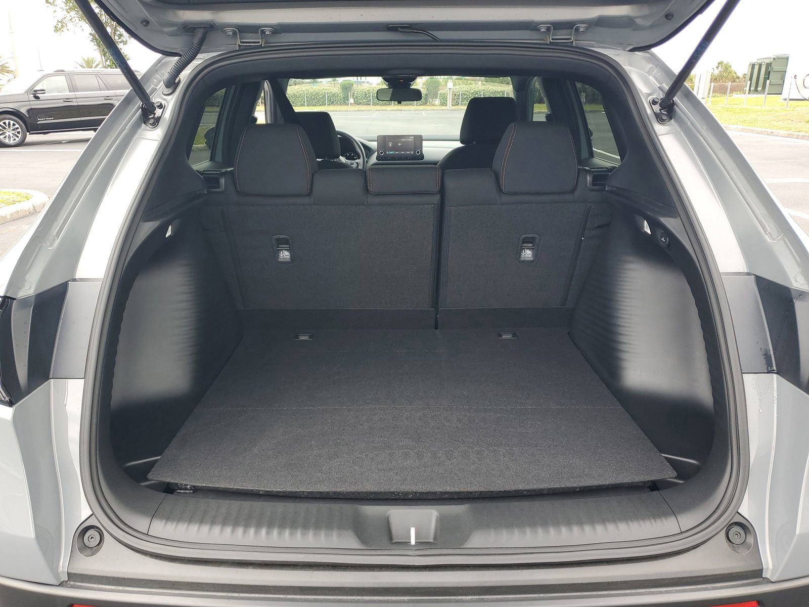 Used 2025 Honda HR-V Sport image 8