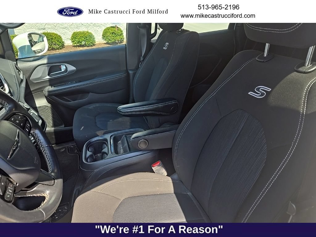 Used 2021 Chrysler Pacifica Touring w/ S Appearance Package FWD image 8
