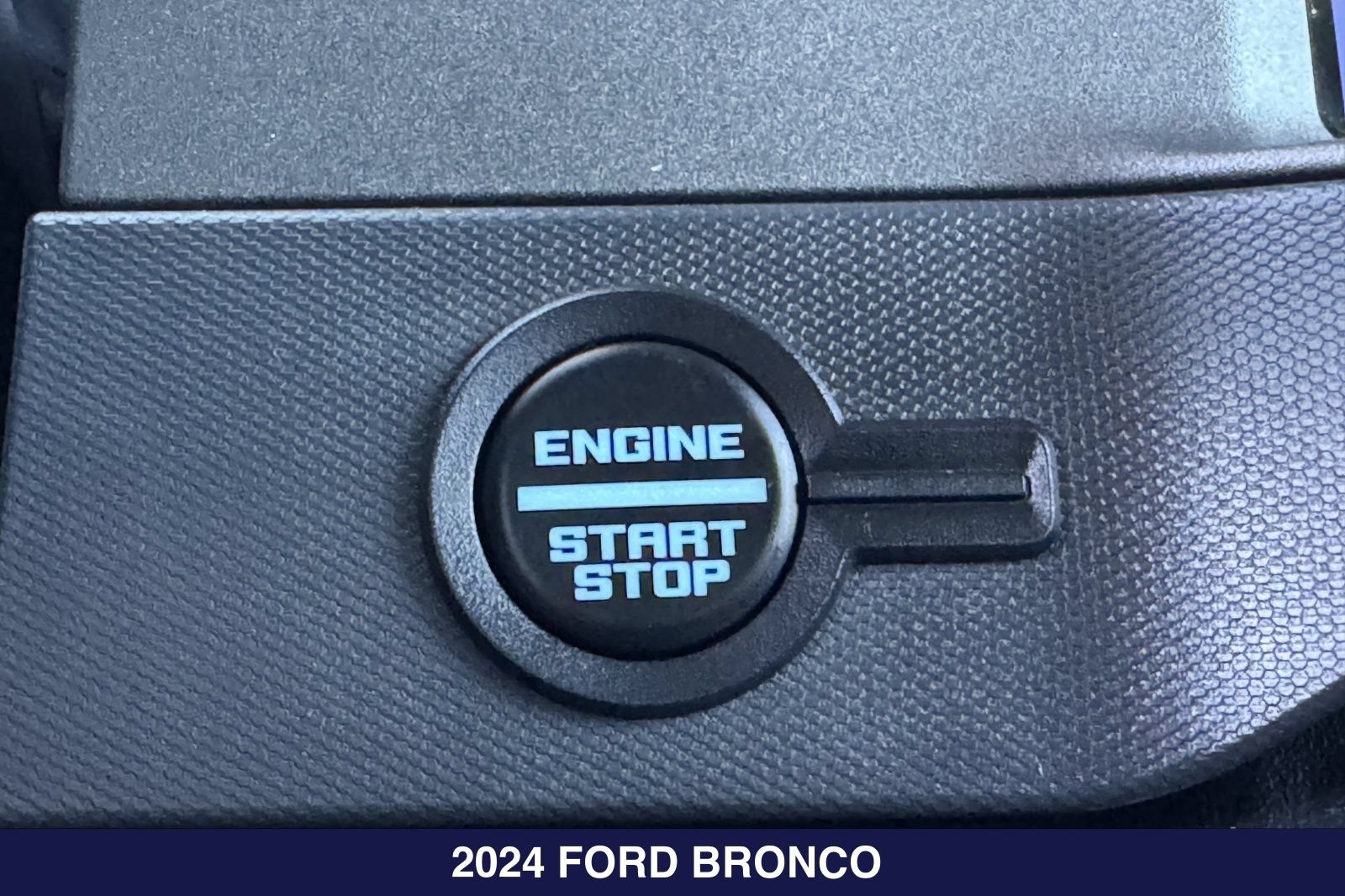 Certified 2024 Ford Bronco Badlands w/ Sasquatch Package AWD/4WD image 25