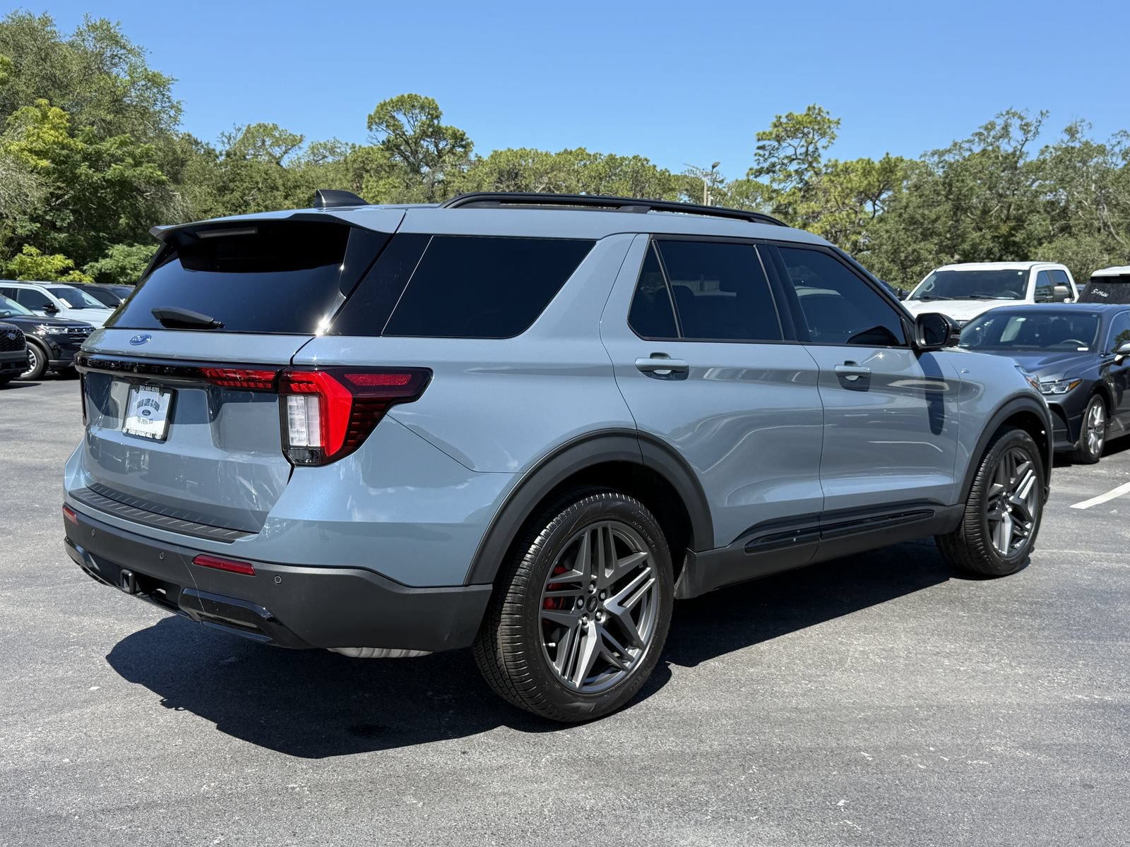 Certified 2026 Ford Explorer ST-Line w/ ST-Line Street Pack RWD image 5