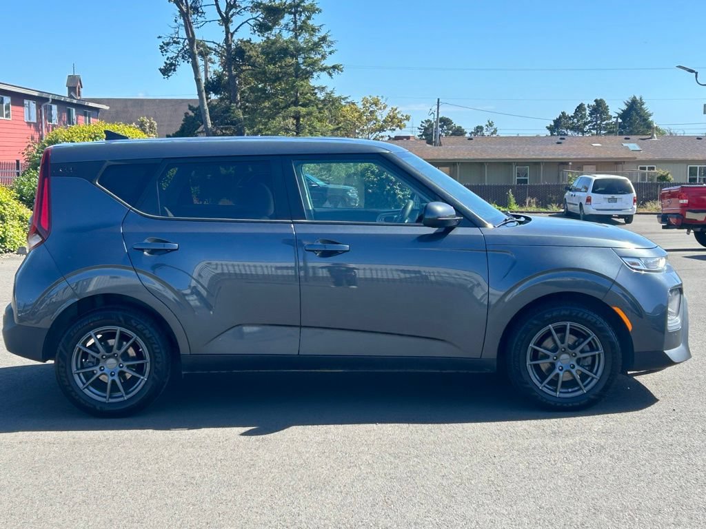 Used 2022 Kia Soul LX FWD image 10