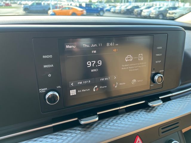 Used 2023 Kia Carnival LX FWD image 18