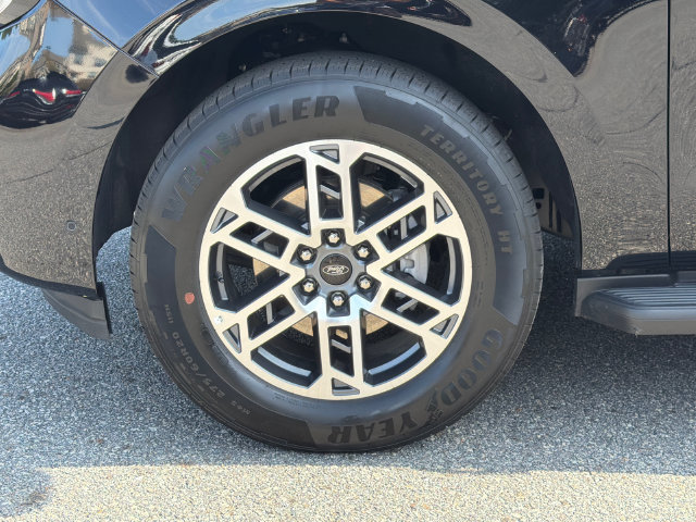 Certified 2025 Ford Expedition Active RWD image 13