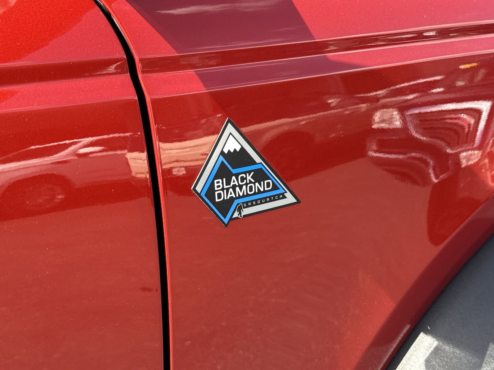 Certified 2024 Ford Bronco Black Diamond image 9