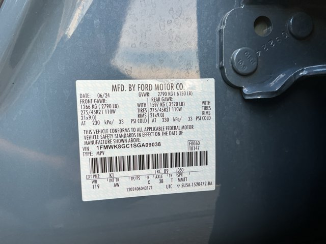Certified 2025 Ford Explorer ST AWD/4WD image 16