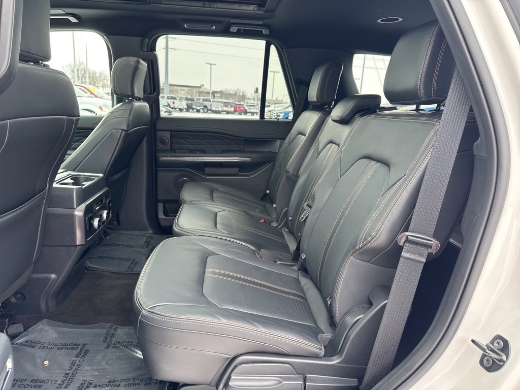 Certified 2023 Ford Expedition Platinum image 22