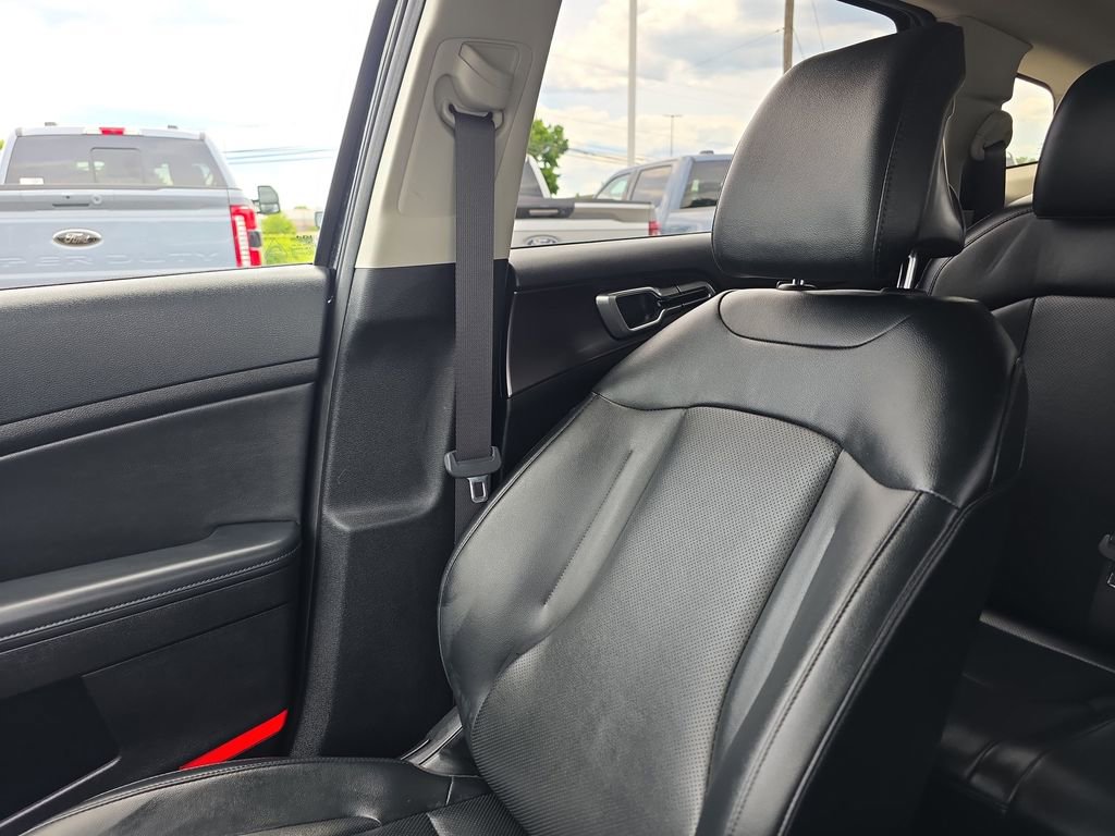 Used 2025 Kia Sportage EX w/ Premium Package AWD/4WD image 41