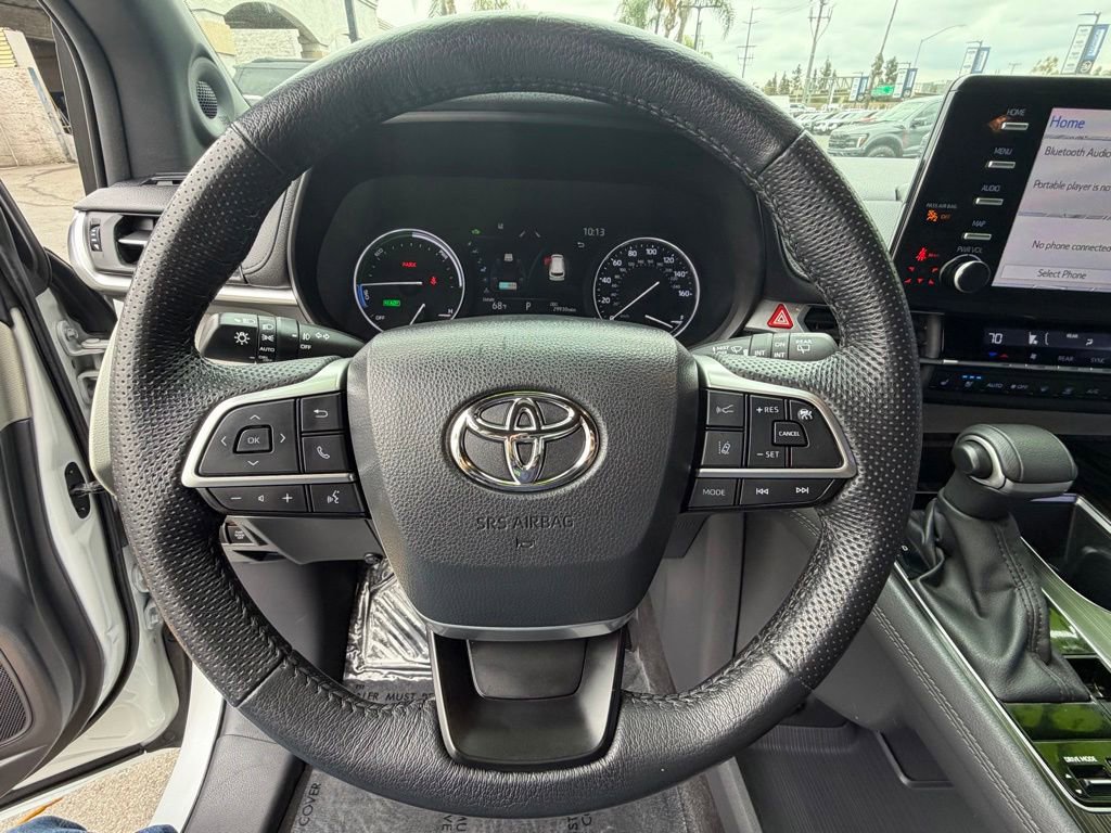Used 2024 Toyota Sienna Limited FWD image 28