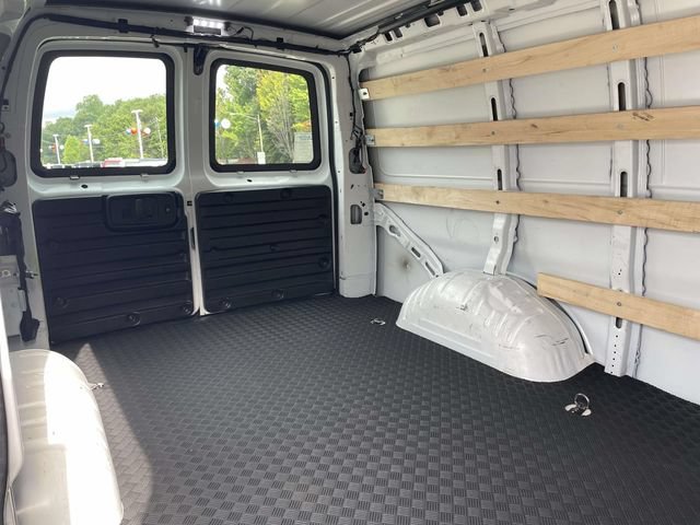 Used 2025 Chevrolet Express 2500 w/ Driver Convenience Package RWD image 10