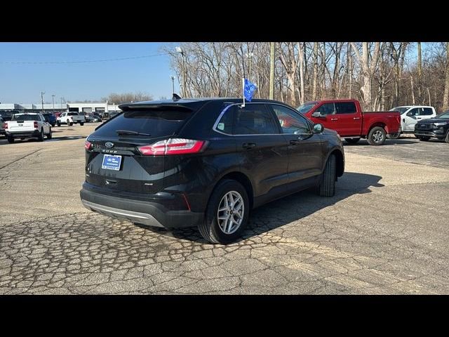 Certified 2023 Ford Edge SEL w/ Convenience Package AWD/4WD image 4