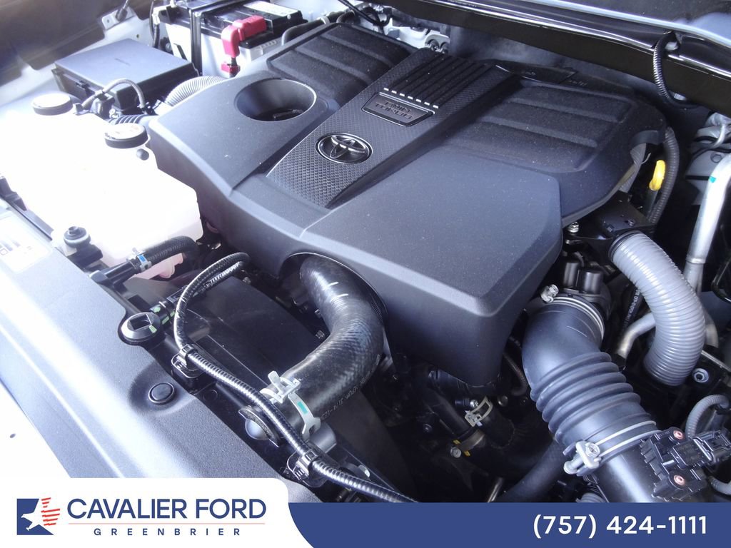Used 2025 Toyota Tundra SR5 w/ SR5 Premium Package AWD/4WD image 39
